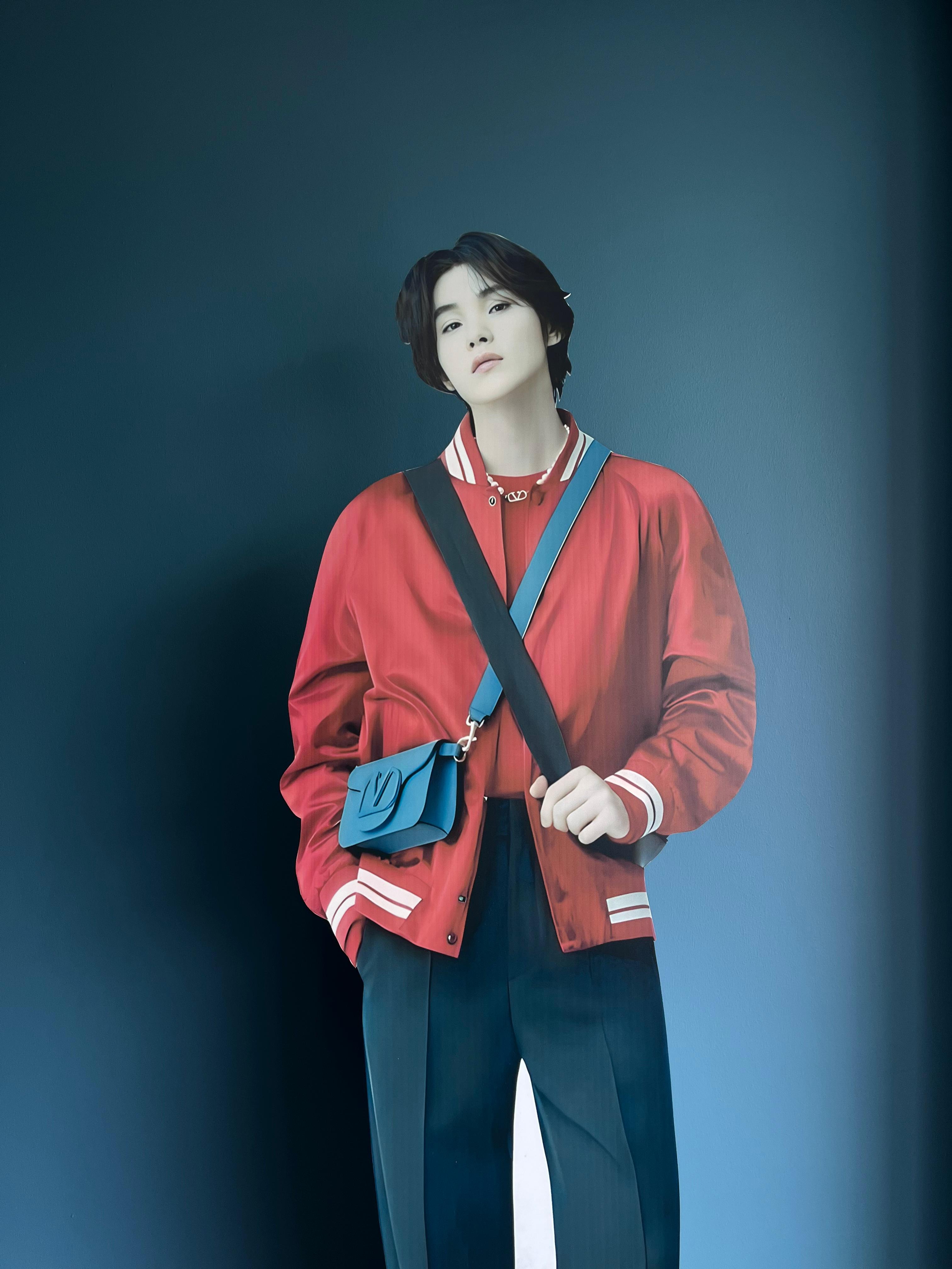 Suga Min Yoon-gi Modelo de papelão recortado Suga Modelo de plástico recortado em tamanho real
